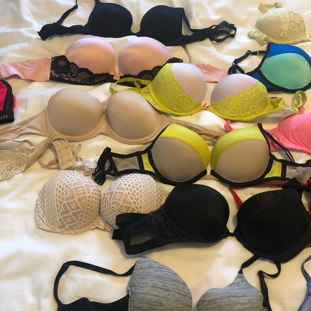 Victoria’s Secret bundle bras